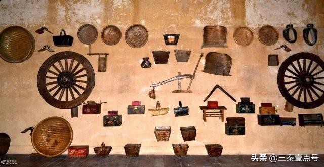 奶奶梳妆台嫁妆,奶奶的嫁妆柜子老物件