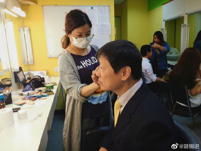 老胡访香港,老胡观看直播