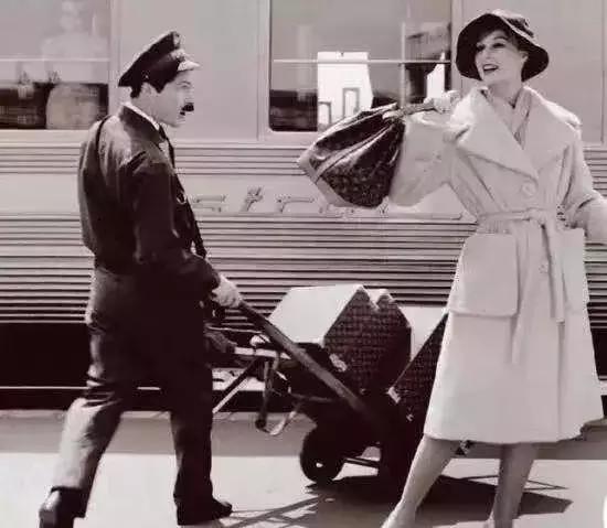 闺蜜买了个lv包,闺蜜新买房子邀我去做客