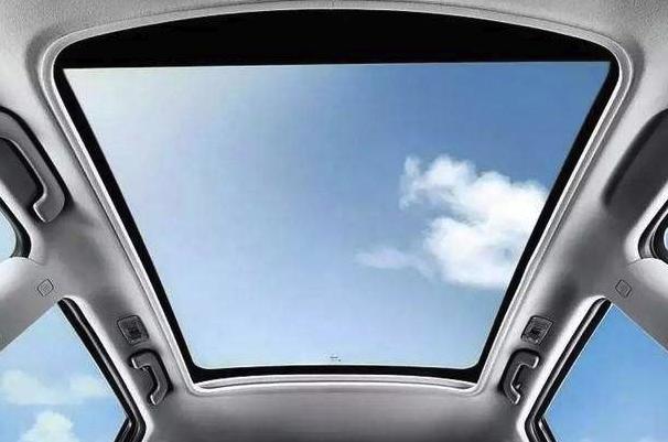 夏天车内潮湿不开窗湿气出不去吧,车内潮湿发霉湿气很大是什么原因