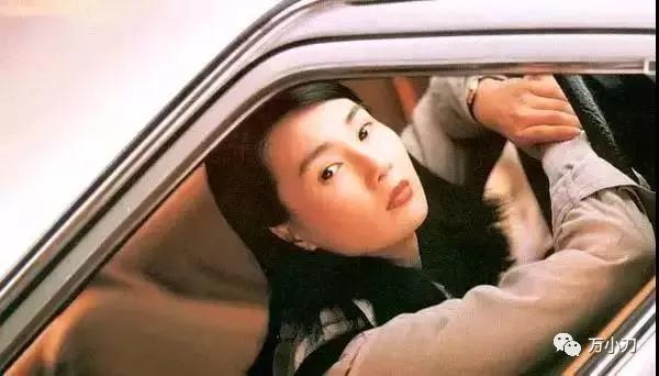 过气影后离婚的坎坷情史,影后秦海璐的坎坷情史