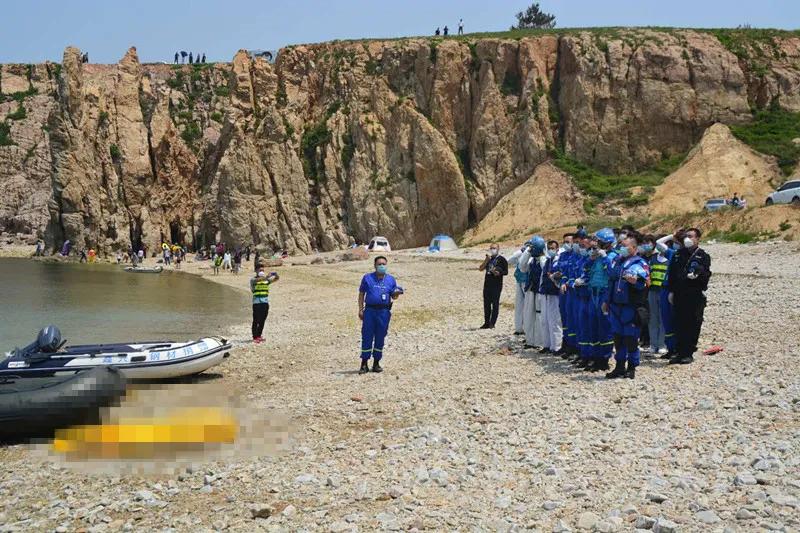 瓦房店男子坠落,一男子在海边遇难