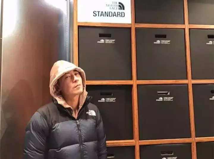 羽绒服男款爆款180斤,搜索男士今年最新款的羽绒服