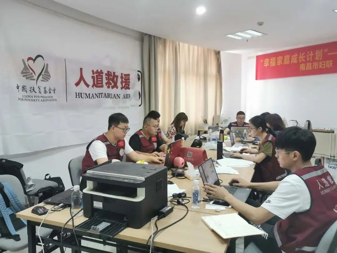 无惧风雪严寒坚守战役一线,不惧风雨救援