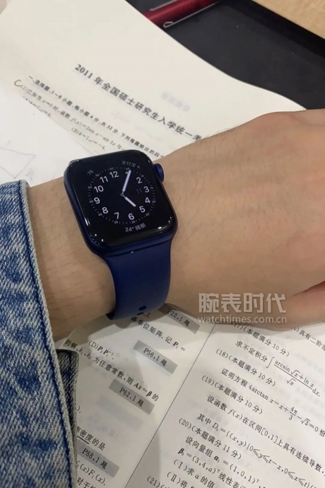 网友晒自己微信好友数量,网友晒1300手表