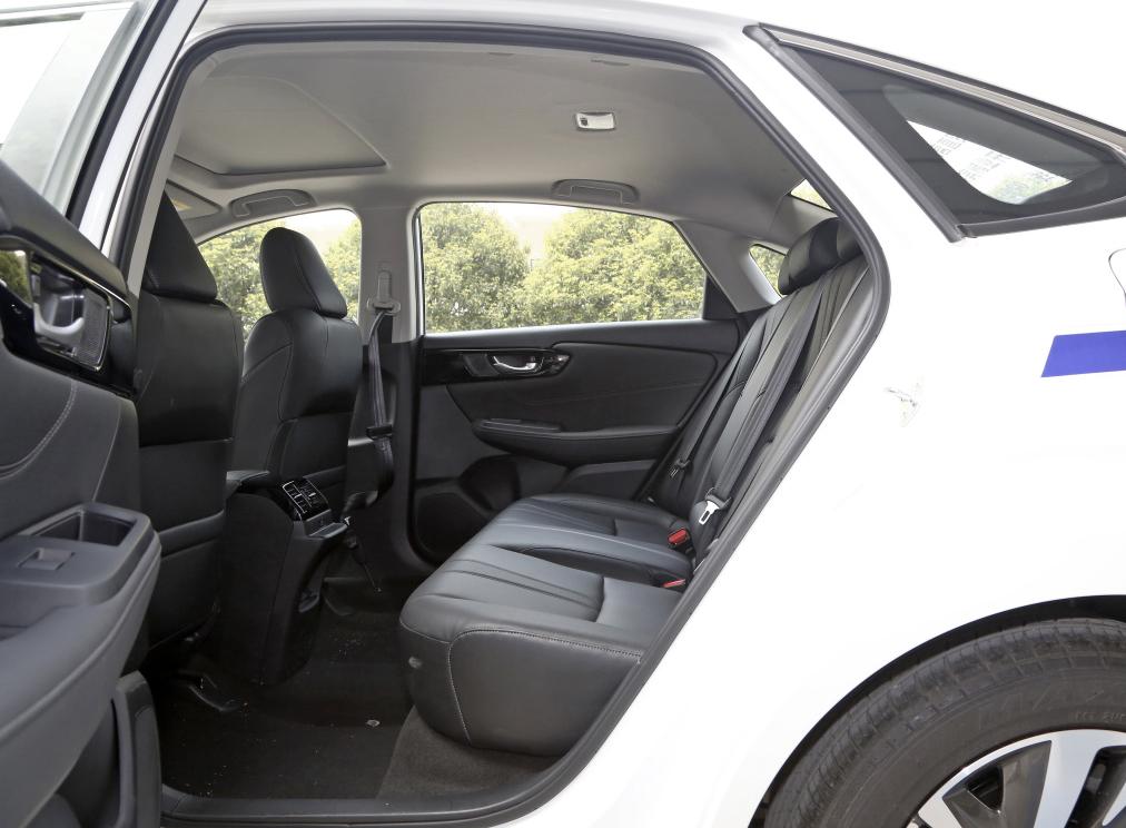 本田凌派车长近4米8，一箱油可跑近1000公里，号称“小雅阁”