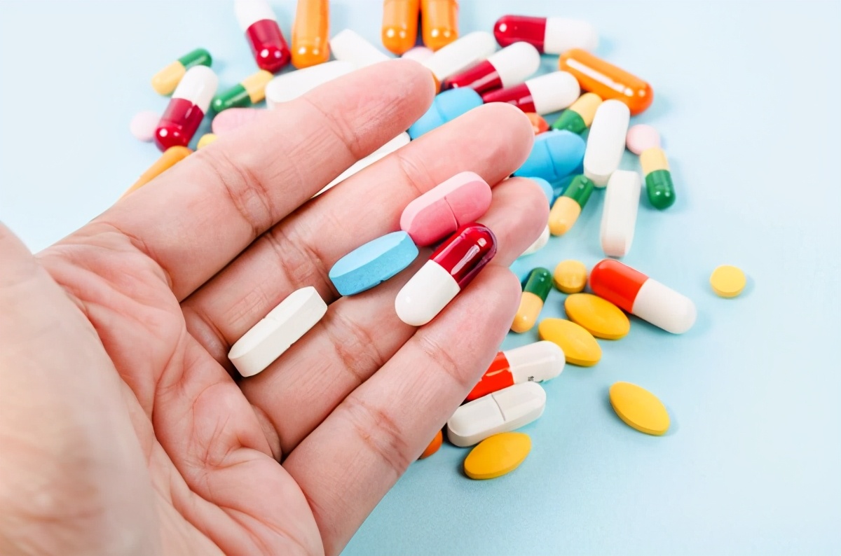 痛风引起的关节红肿热痛处理,痛风关节发热肿痛应该怎么缓解