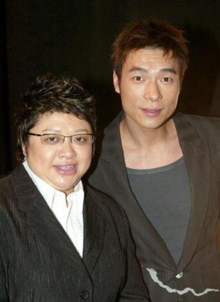 许志安和韩红接吻图片,韩红喜欢过栾树