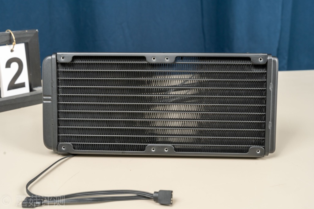 最好的240水冷评测,240分体水冷和240一体水冷对比