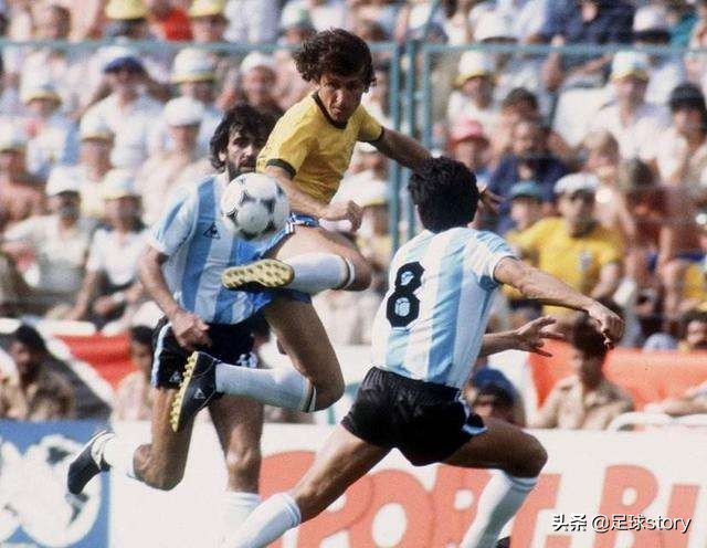 历史上伟大的左边锋,足球世纪十大前腰