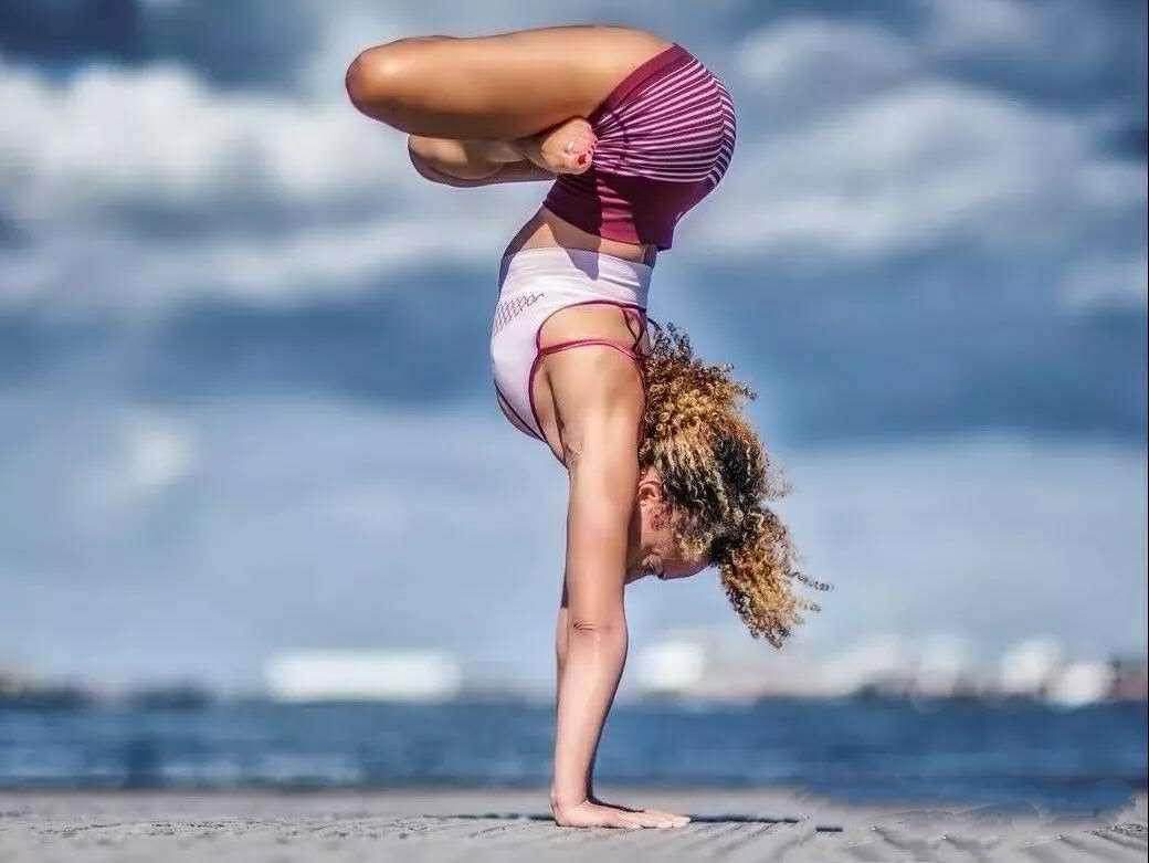 没时间去健身房怎么学瑜伽,没有午休快速恢复的瑜伽动作