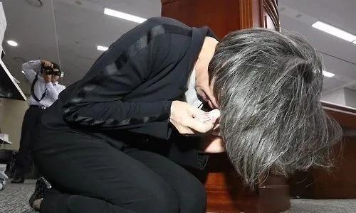 韩国财阀系列之“狂躁的一家人”