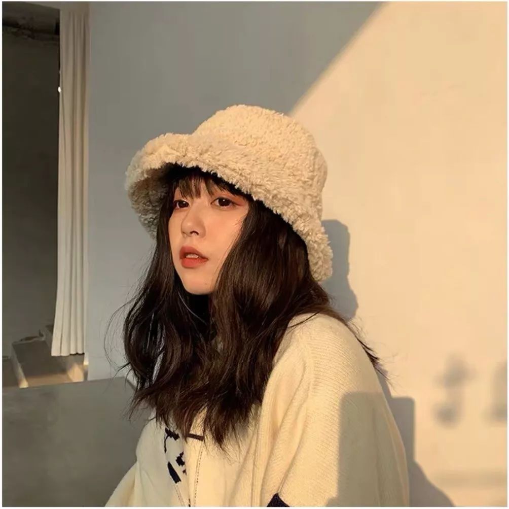 休闲风格羊羔绒渔夫帽,明星同款渔夫帽时髦显瘦又防晒