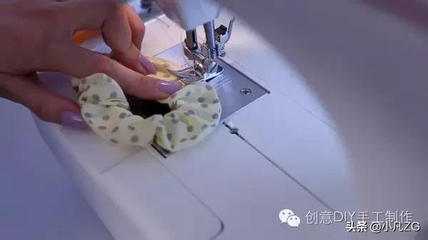 如何用旧衣服做发饰,旧衣服做蝴蝶结发饰