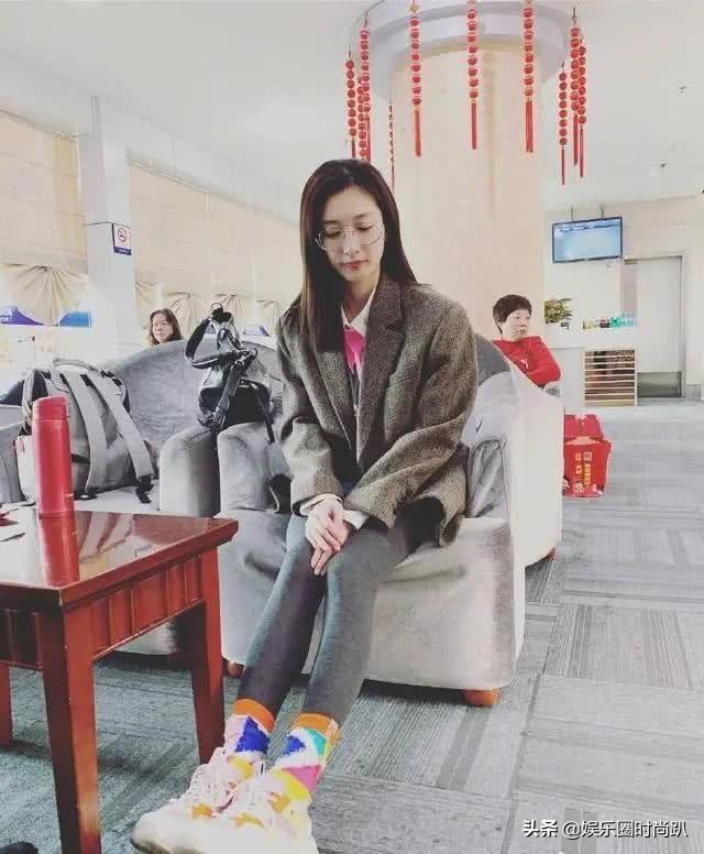 杨幂同款袜子穿搭,杨幂袜子搭配