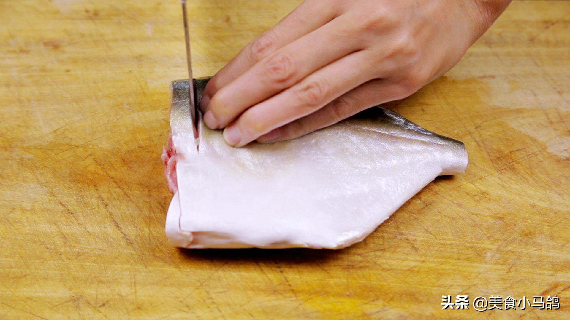 继续清理年货库存,教你做一道颜值爆表的清蒸鱼,晒朋友圈后火了