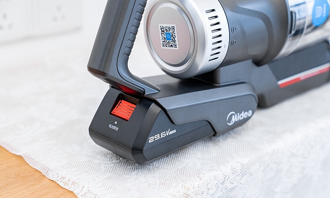 美的吸尘器p7与q6哪个吸力大,美的吸尘器p7和戴森吸尘器v8