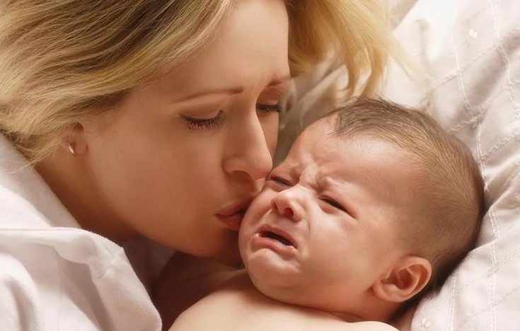 宝宝晚上老是醒怎么提高睡眠质量,婴儿入睡困难易惊醒是什么原因