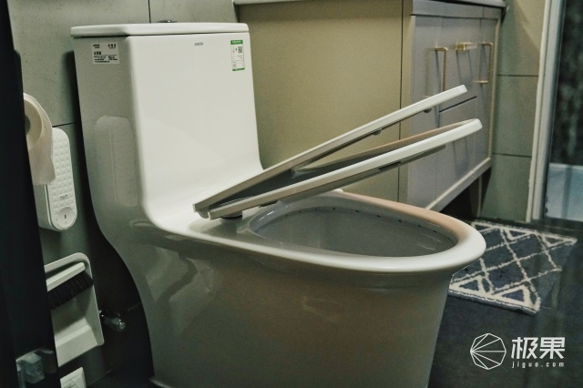 新型永不堵塞节水马桶,换一个智能马桶