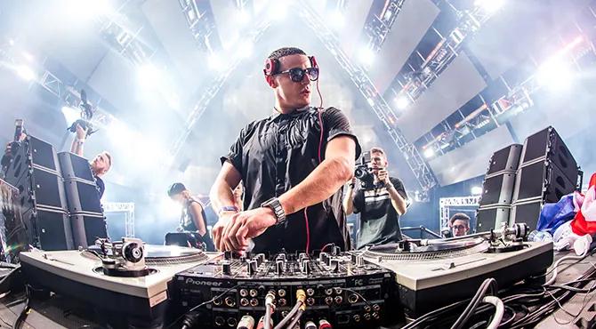 DJSnake：“我来自巴黎的最底层，一无所有。”