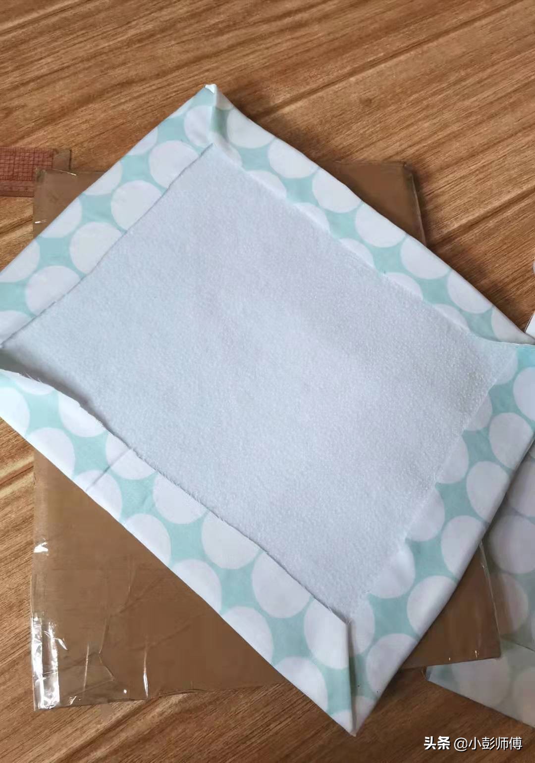 用快递纸做手工简单又好看,DIY熨烫板的方法教程