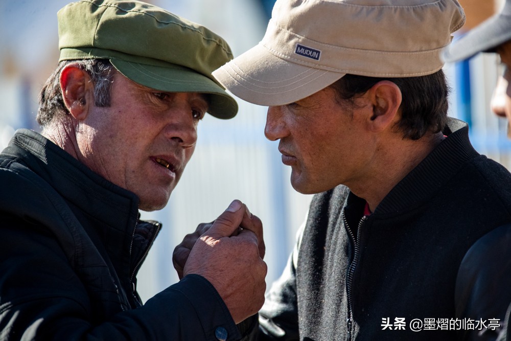 塔吉克斯坦有亲吻礼吗,塔吉克族亲吻真实感受