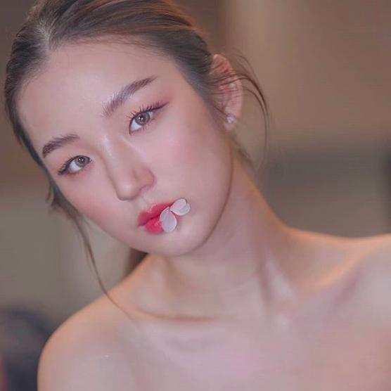 内双单眼皮怎么化妆简单又好看,内双单眼皮日常化妆