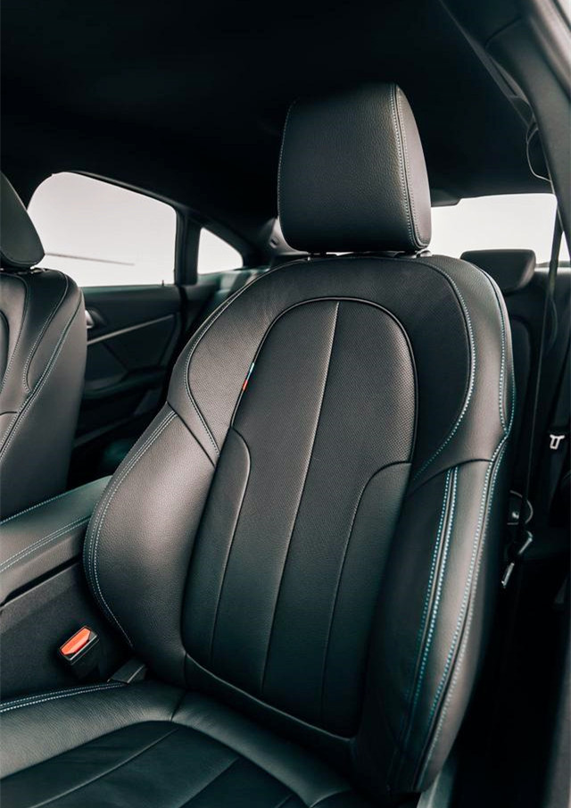 宝马2系最新谍照曝光,全新宝马2系轿跑曝出低配版车型