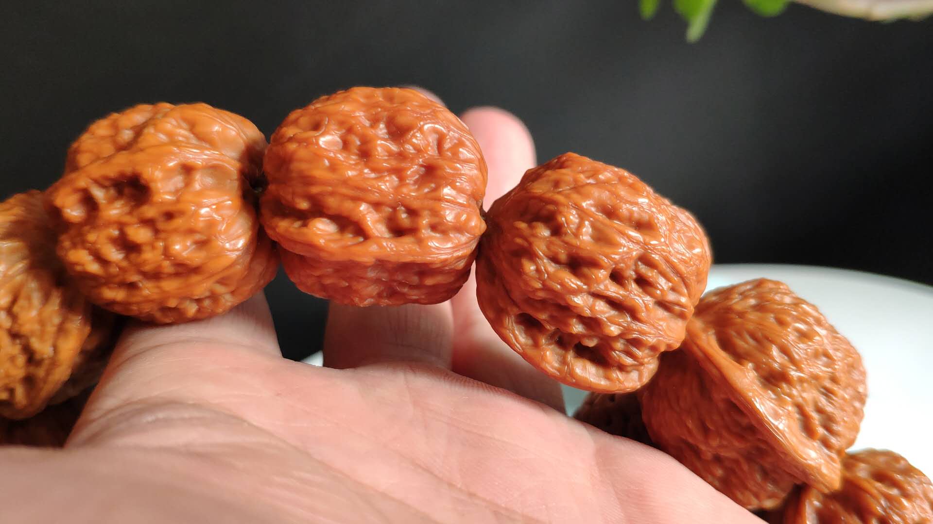 核桃之王,麻核桃手串多大合适