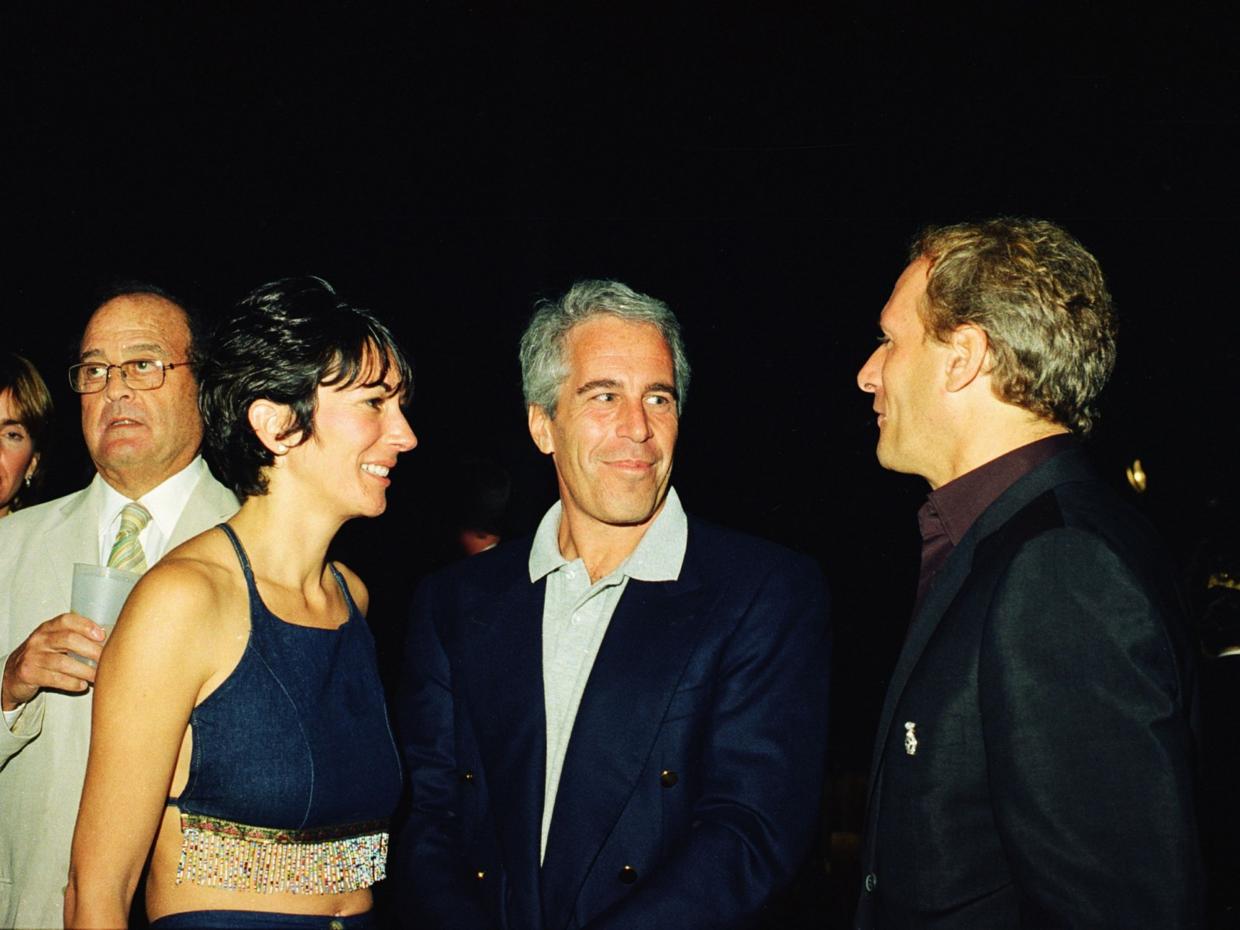 丧病升级!爆吴亦凡诱骗少女成产业链,团队拉皮条兄弟共享?