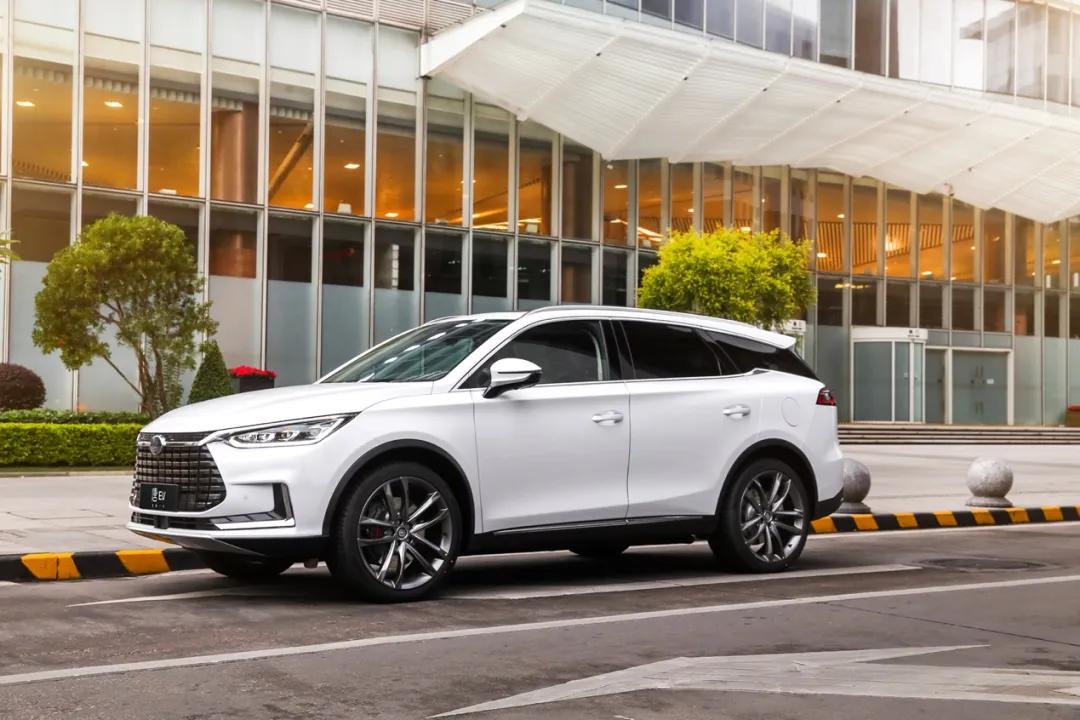 唐ev两驱好还是四驱好,比亚迪唐ev2022和蔚来es6