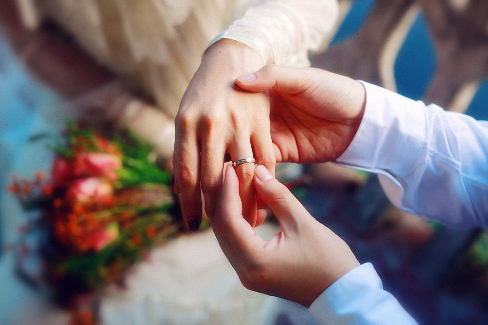 旅拍婚纱照风格如何选衣服,怎么拍时尚婚纱照攻略