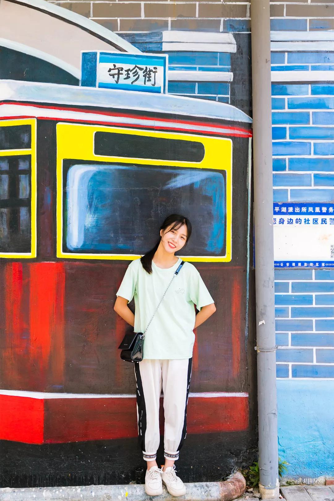 重庆轻轨10号线,10号线有什么玩的