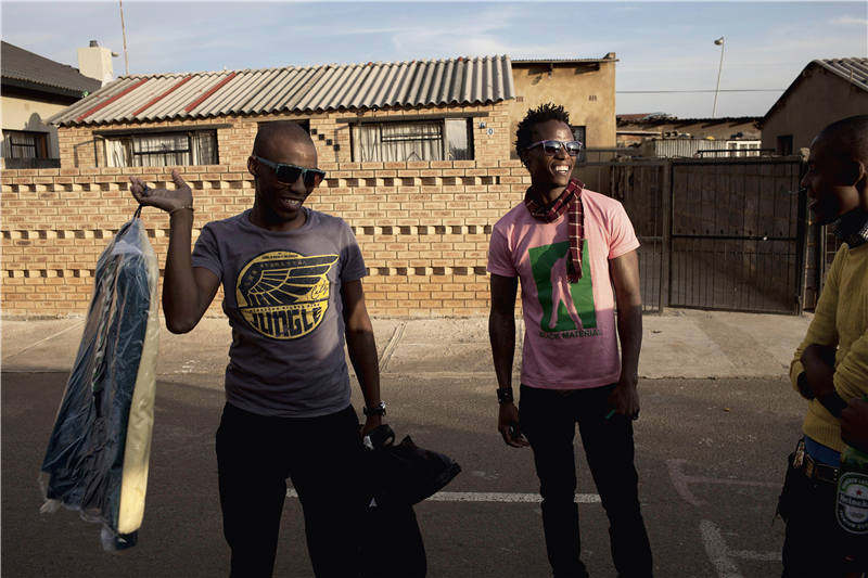 20世纪去往南非淘金的中国人“躺着都赚钱”,可如今传统商贸模式遭遇危机,南非创业的出路在哪?