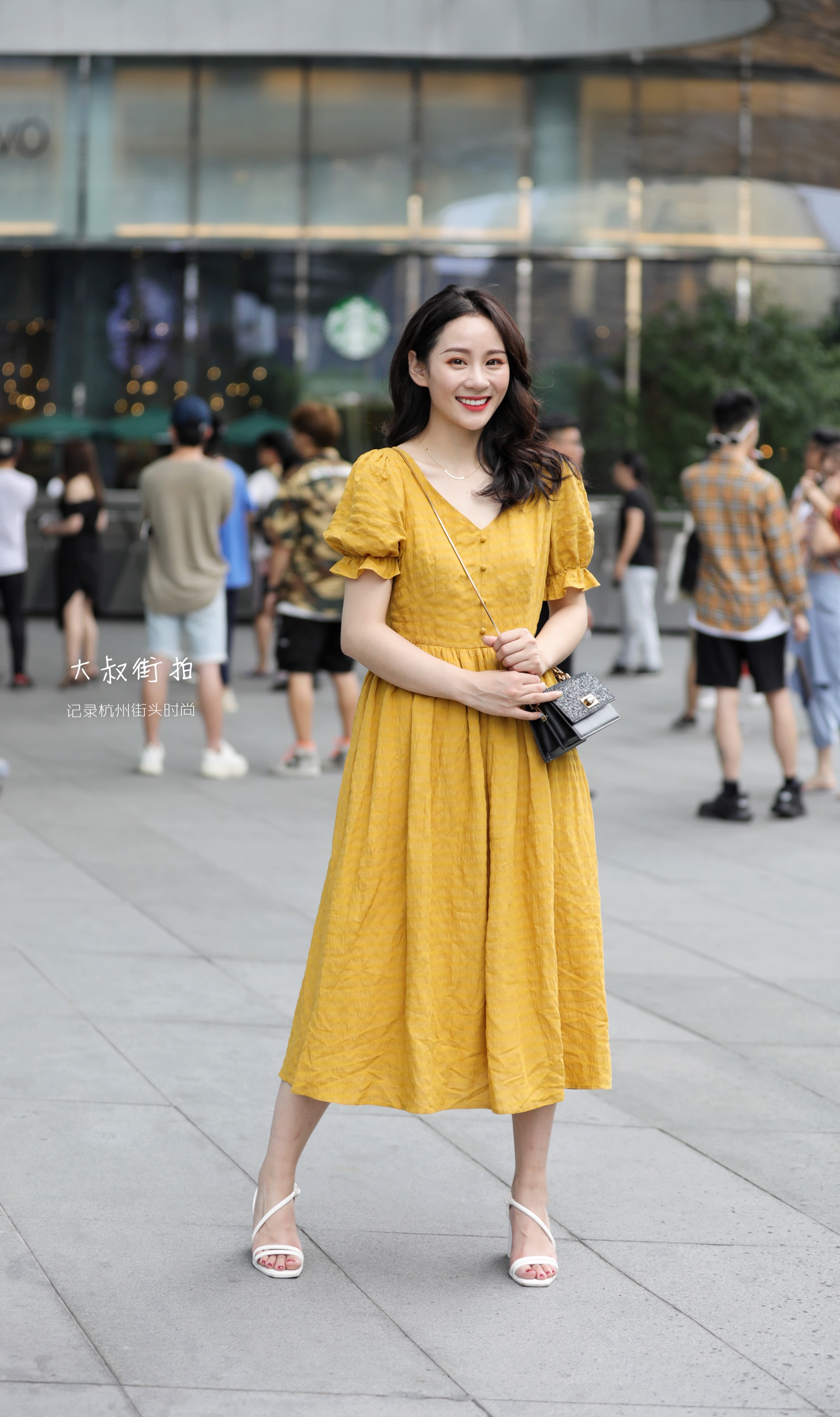 大叔街拍唯美,街拍大叔长裙微胖