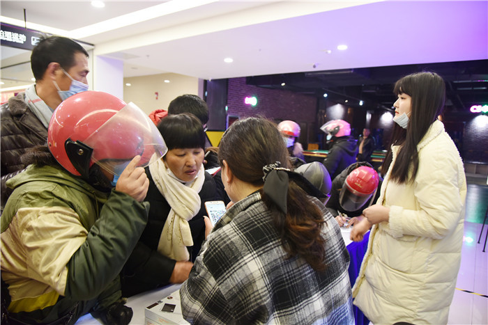 5G时代广场开业盛典华丽绽放