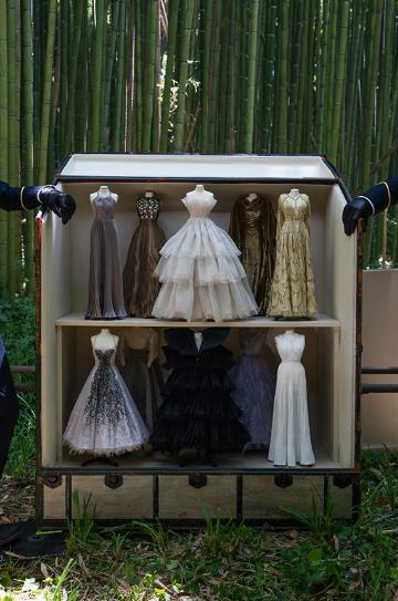 走进众神时代的唯美童话,Dior高订的14分钟到底在讲什么?