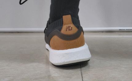 yeezy350跑鞋,不怕剐蹭的跑鞋