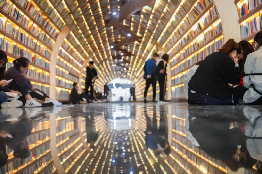 郑州商学院二十年历程,郑州商学院值得去的原因