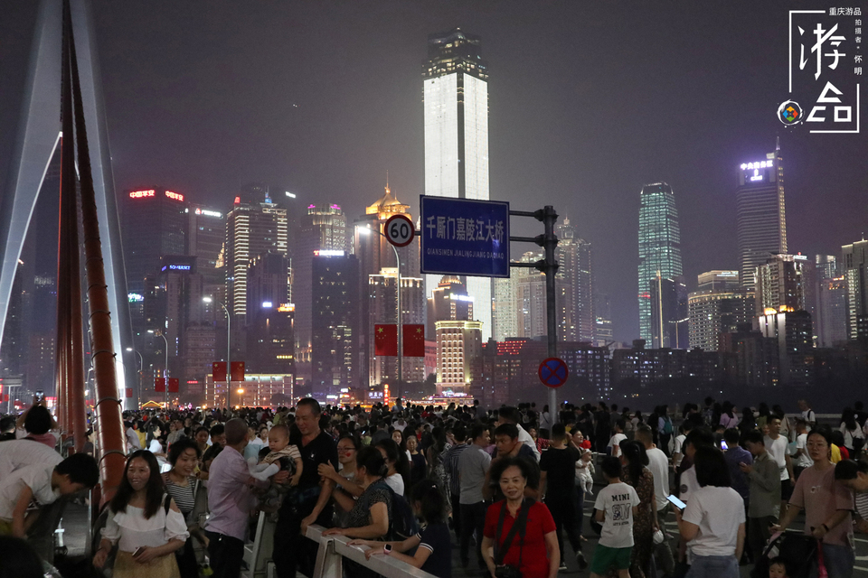 在重庆外地人该怎么出行,第一次去重庆吃火锅攻略