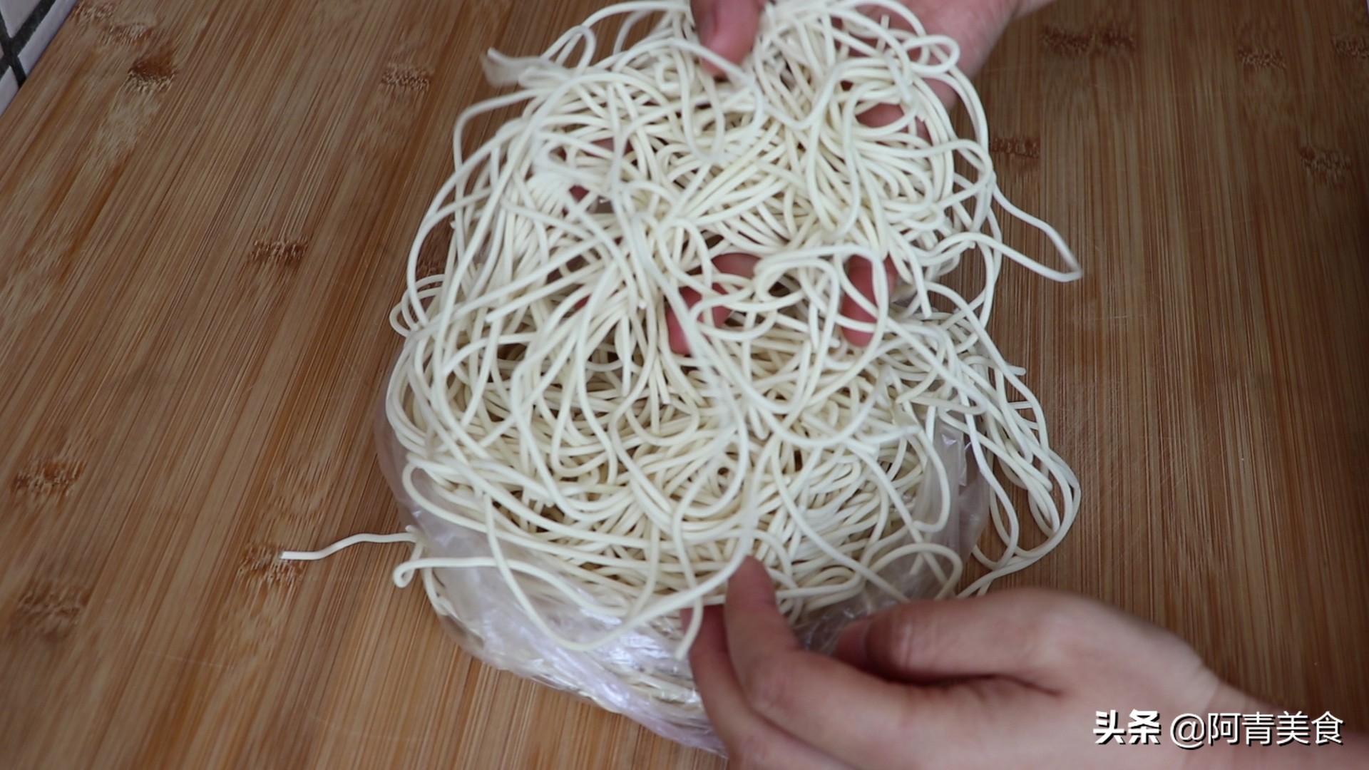 热干面在家自己调料,正宗热干面做法与配菜