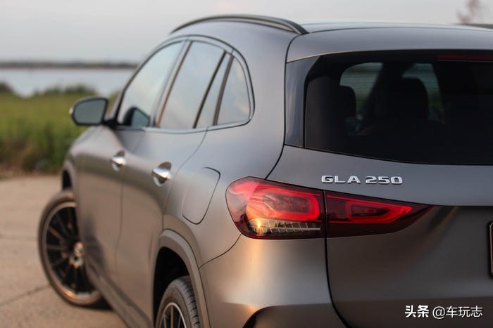奔驰glasuv2024款试驾评测,2019奔驰gla250suv价格