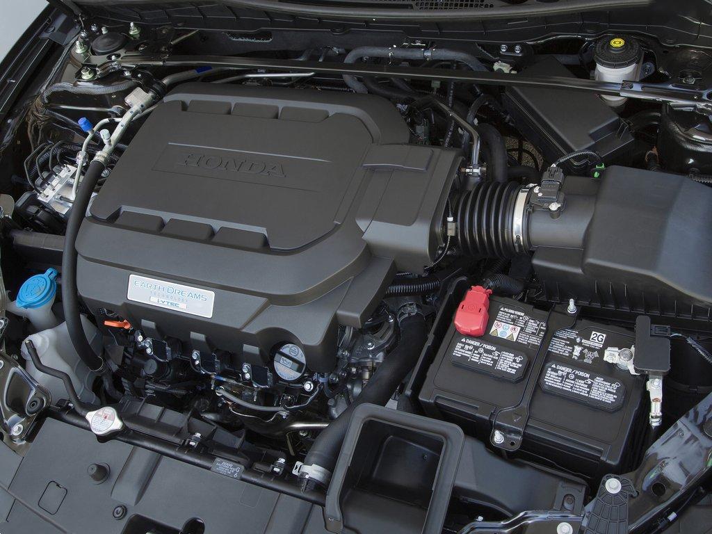 本田雅阁9.5代加速测试,日系b级车哪款省油