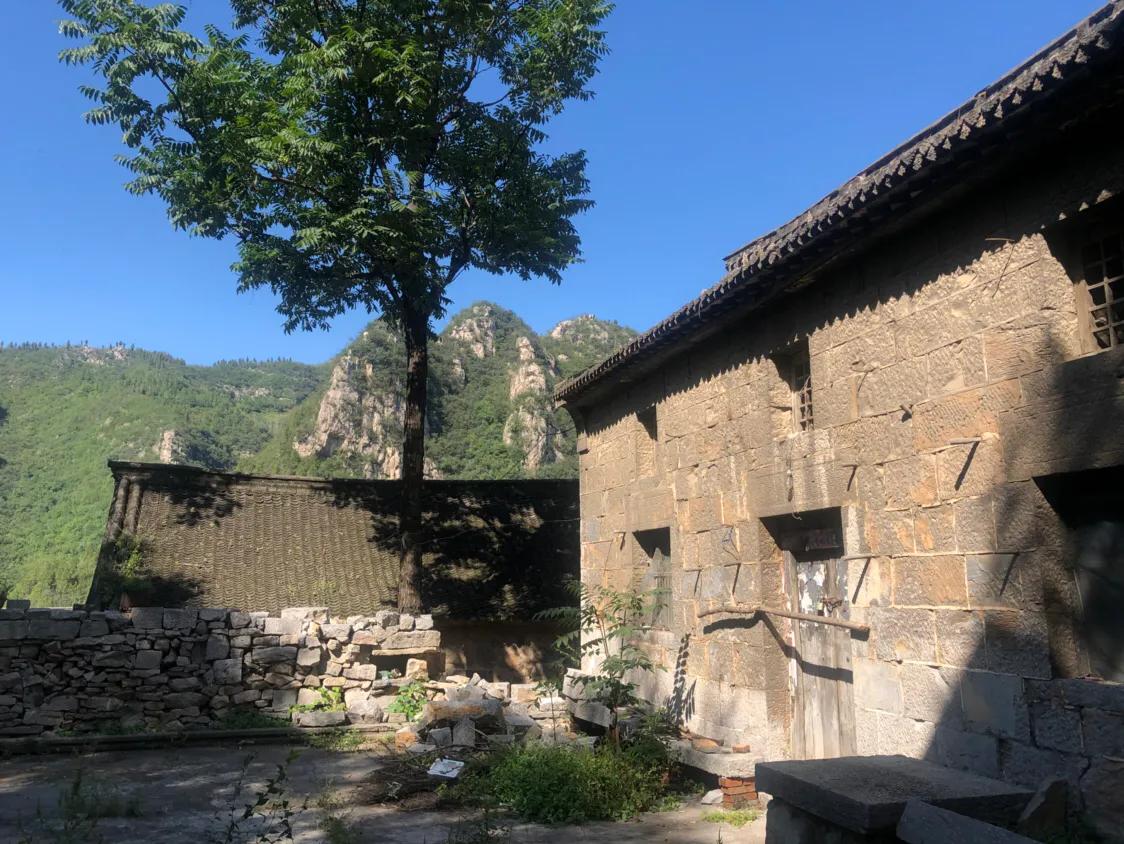 走进太行山深处山村,走进古老的石头村