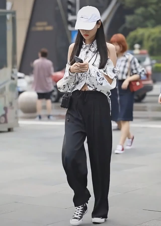 匡威冬季搭配牛仔裤,匡威冬季休闲裤搭配