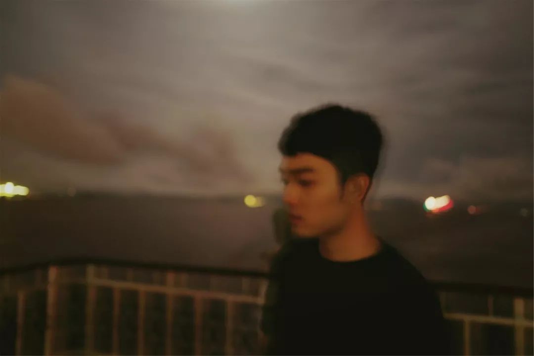 秦昊在重庆生活吗,秦昊现实中的生活