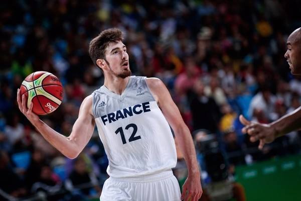 男篮世界杯第2日综述:不惧漫天嘘声的博古特率领澳大利亚赢球