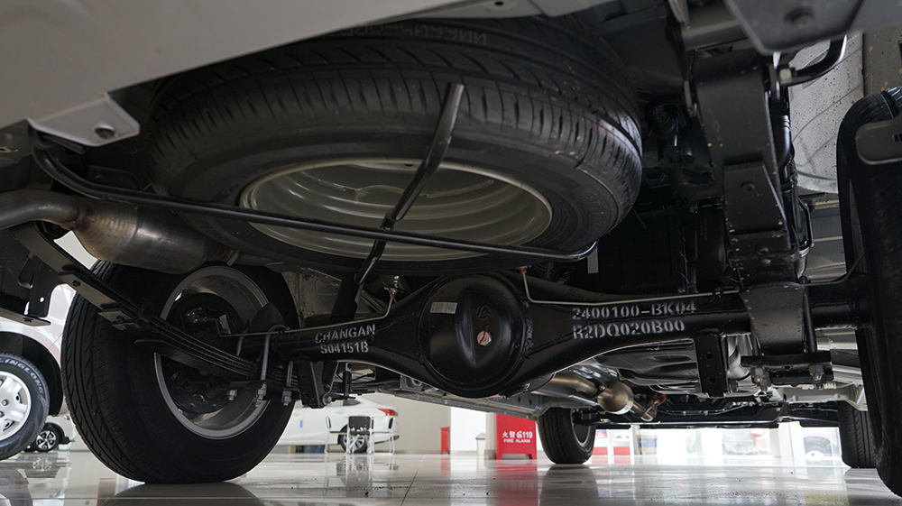 长安欧诺s静态体验,长安欧诺s封闭货车2017款参数配置