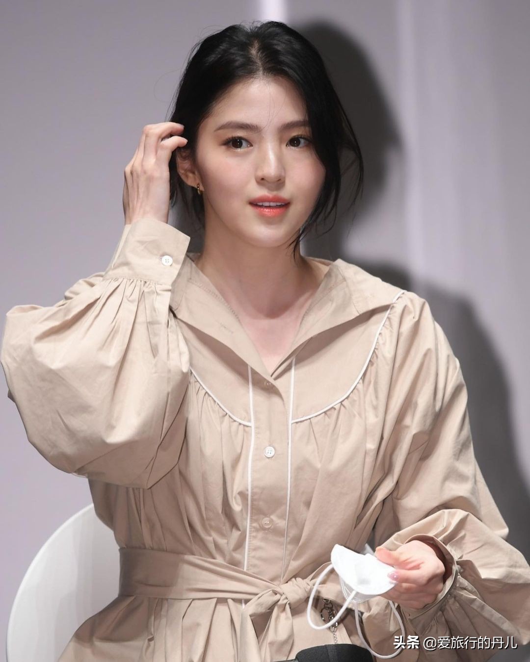 韩国女星韩素希红发,韩素希穿搭欧美绿色裙子