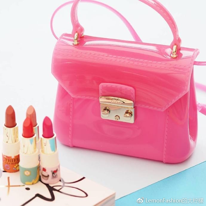 FURLA：轻奢包界的“扛把子”